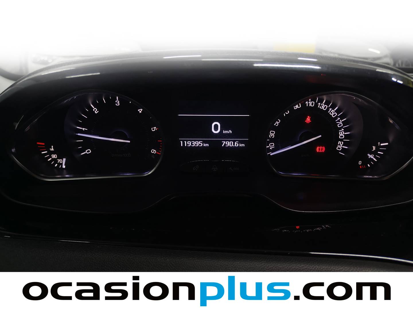 Foto Peugeot 208 Peugeot 208 1.6 e-HDI Allure (92 CV)