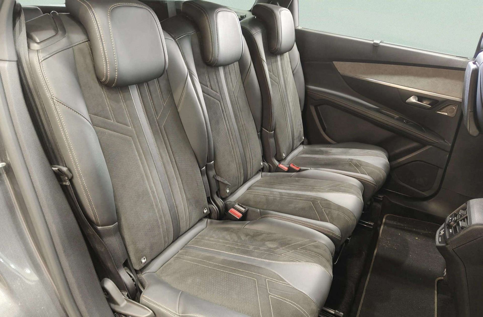 Peugeot 5008 BlueHDi 180 GT EAT8 7 plazas - foto 24