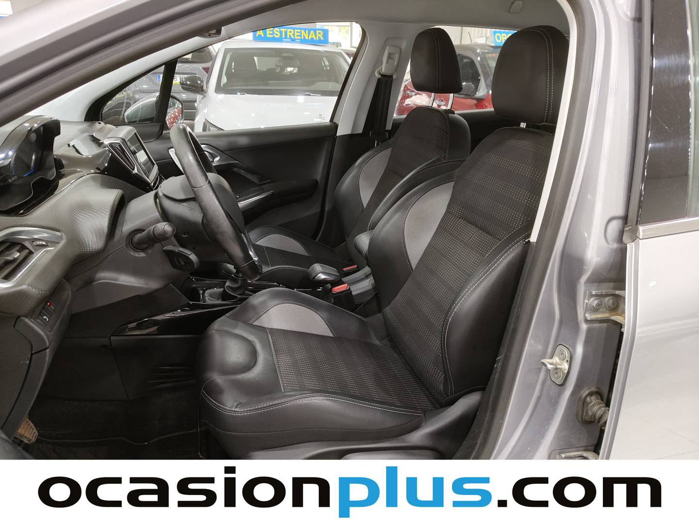 Foto asientos delanteros Peugeot 2008 Peugeot 2008 BlueHDi 120 S&S Allure (120 CV)