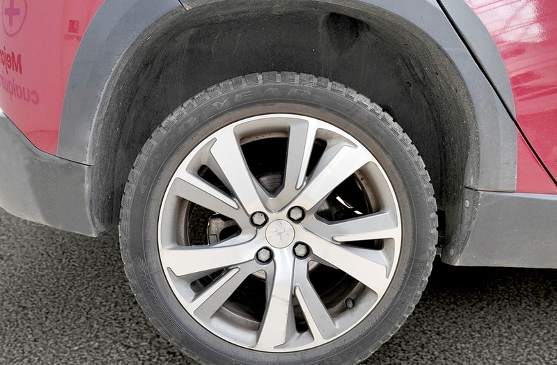 Peugeot 2008 BlueHDi 120 Allure - foto 37