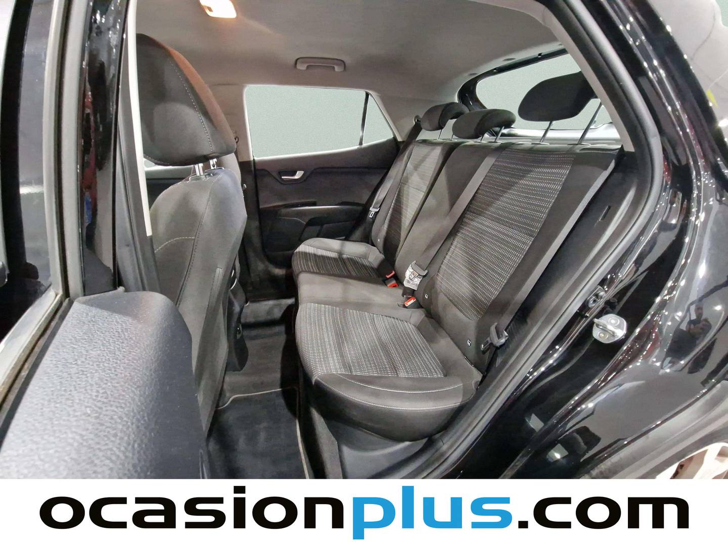 Foto asientos traseros KIA Stonic KIA Stonic 1.0 T-GDi MHEV Drive iMT (100 CV)
