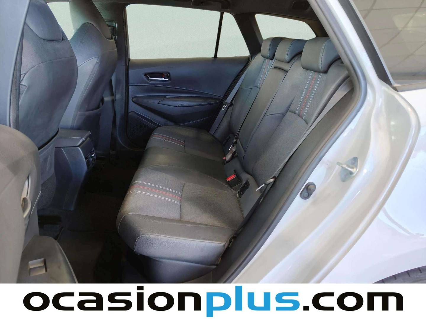 Foto asientos traseros Toyota Corolla Toyota Corolla 180H Touring Sports GR-Sport E-CVT (180 CV)
