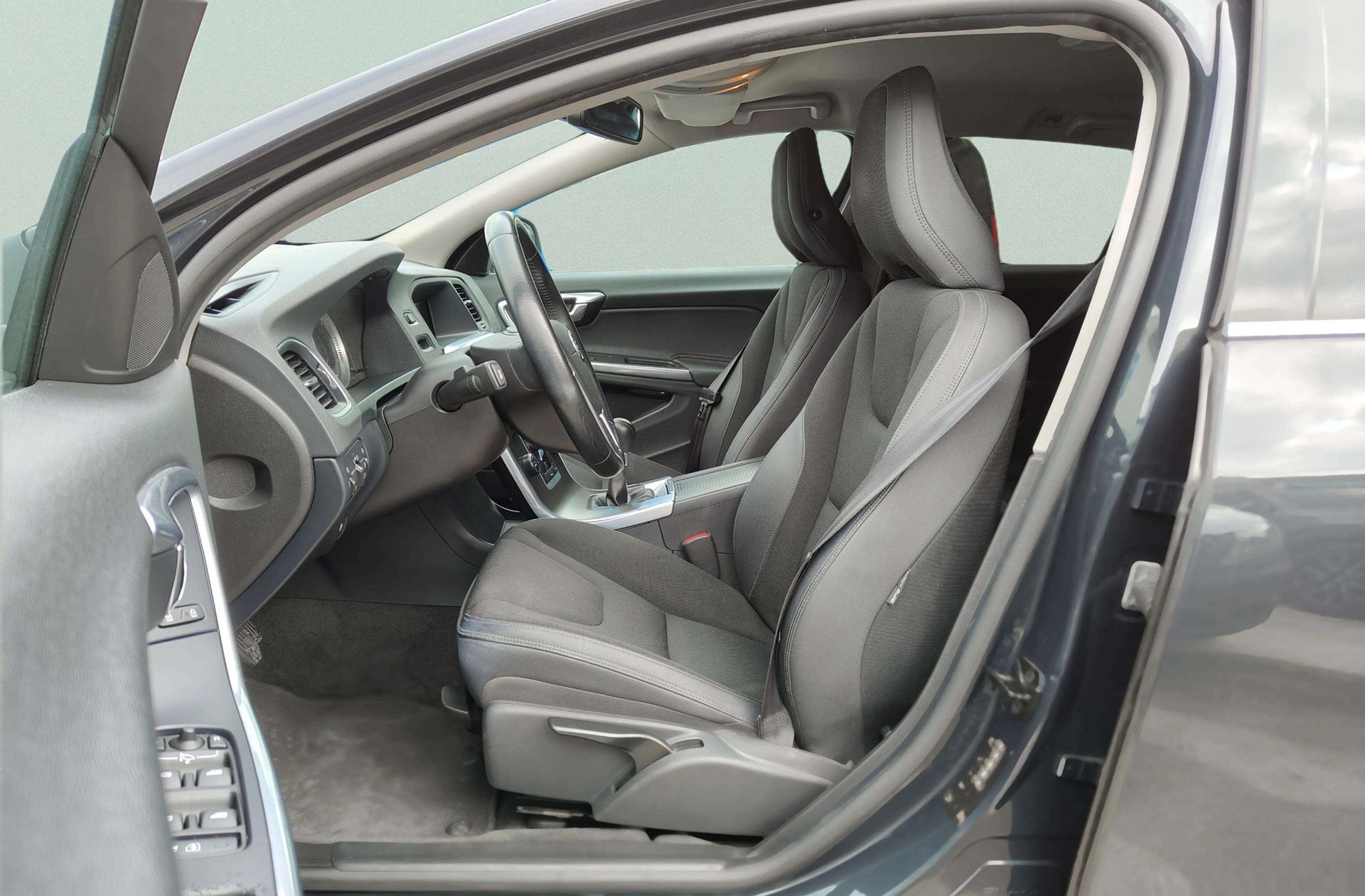 Volvo V60 1.6 DRIVe Momentum - foto 9