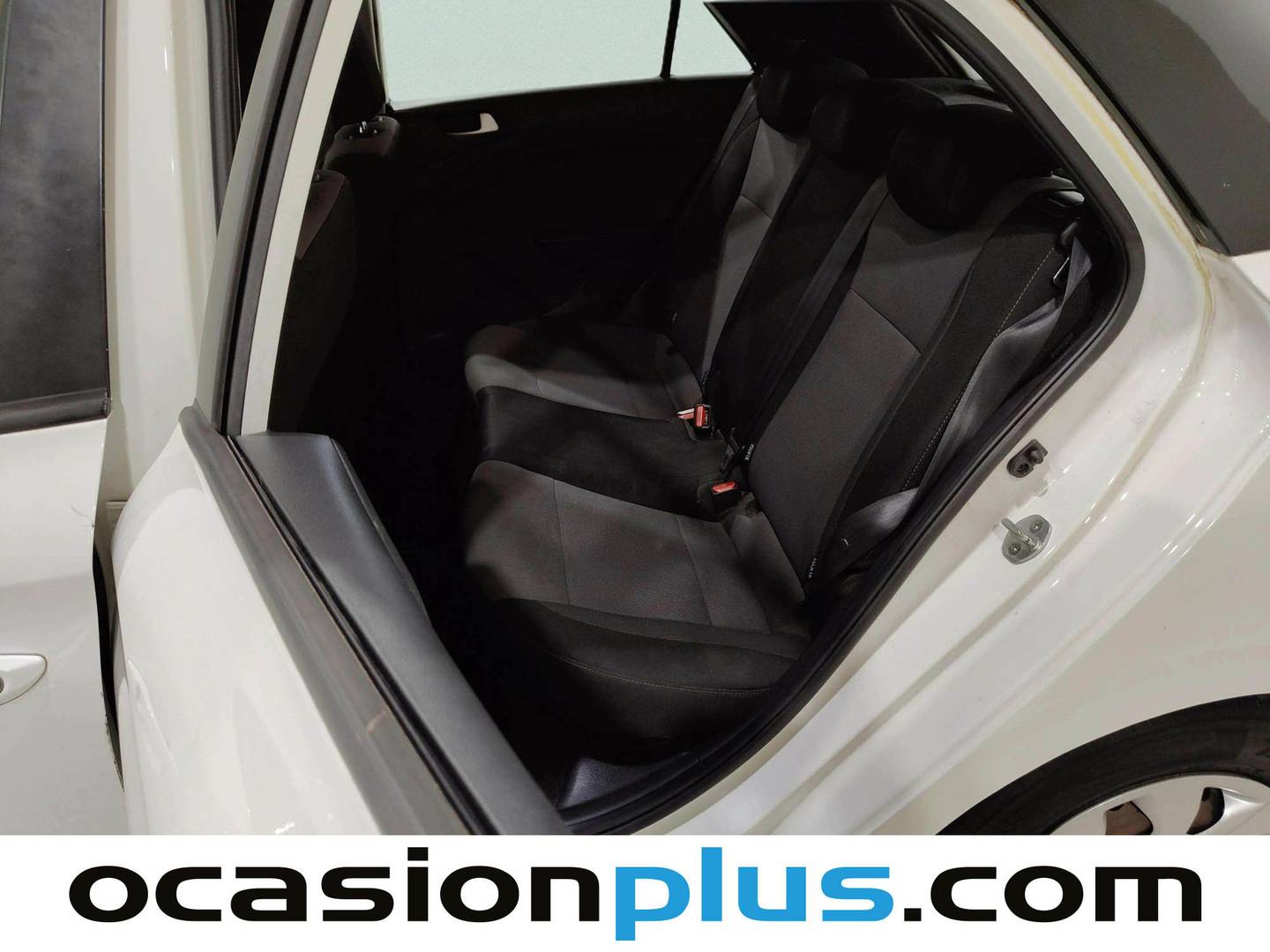 Foto asientos traseros Hyundai i20 Hyundai i20 1.2 MPI Essence LE (75 CV)