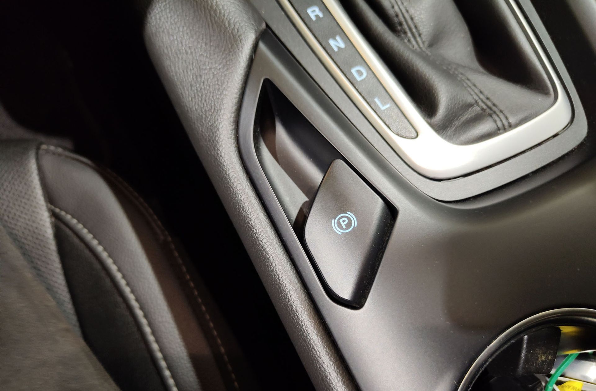 Ford Mondeo SportBreak 2.0 Híbrido Hev Titanium - foto 34