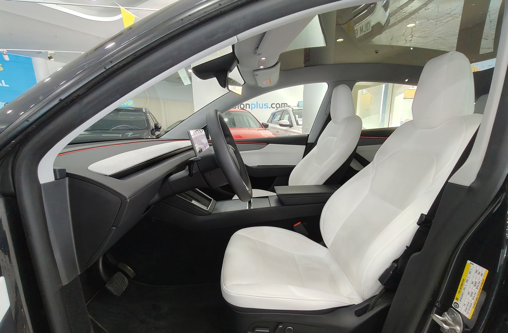 Tesla Model Y Gran Autonomía 4WD - foto 11