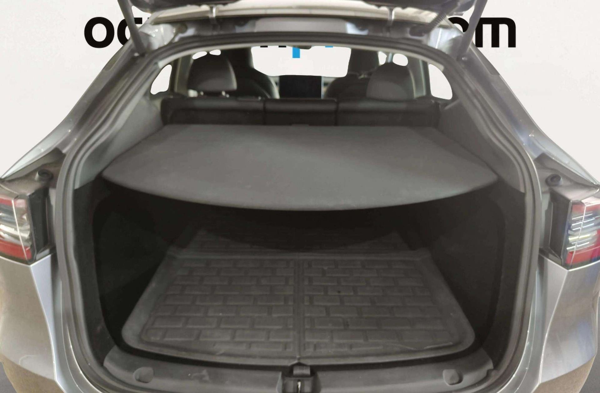 Tesla Model Y Gran Autonomía 4WD - foto 18