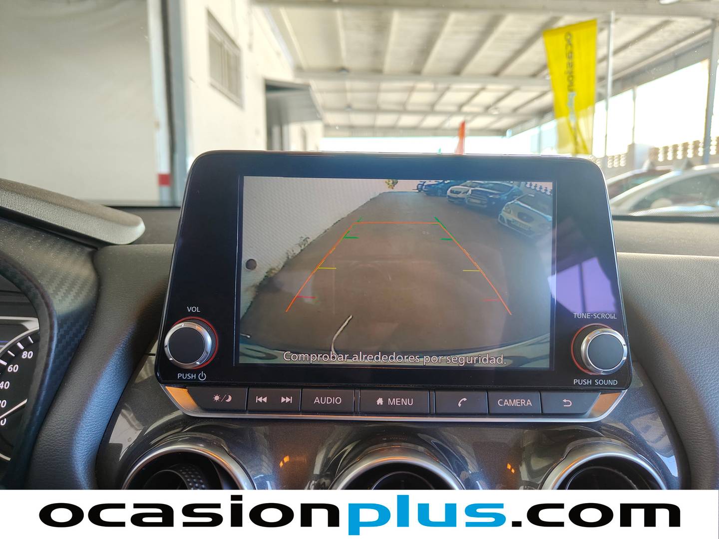 Equipamiento del Nissan JUKE Nissan Juke DIG-T N-Connecta 4x2 (117 CV)