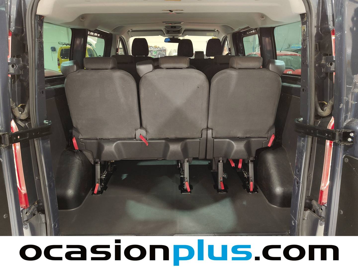 Fotos maletero Ford Transit Custom Ford Transit Custom Kombi 2.2 TDCI 300 L1 Trend (125 CV) 9 Plazas