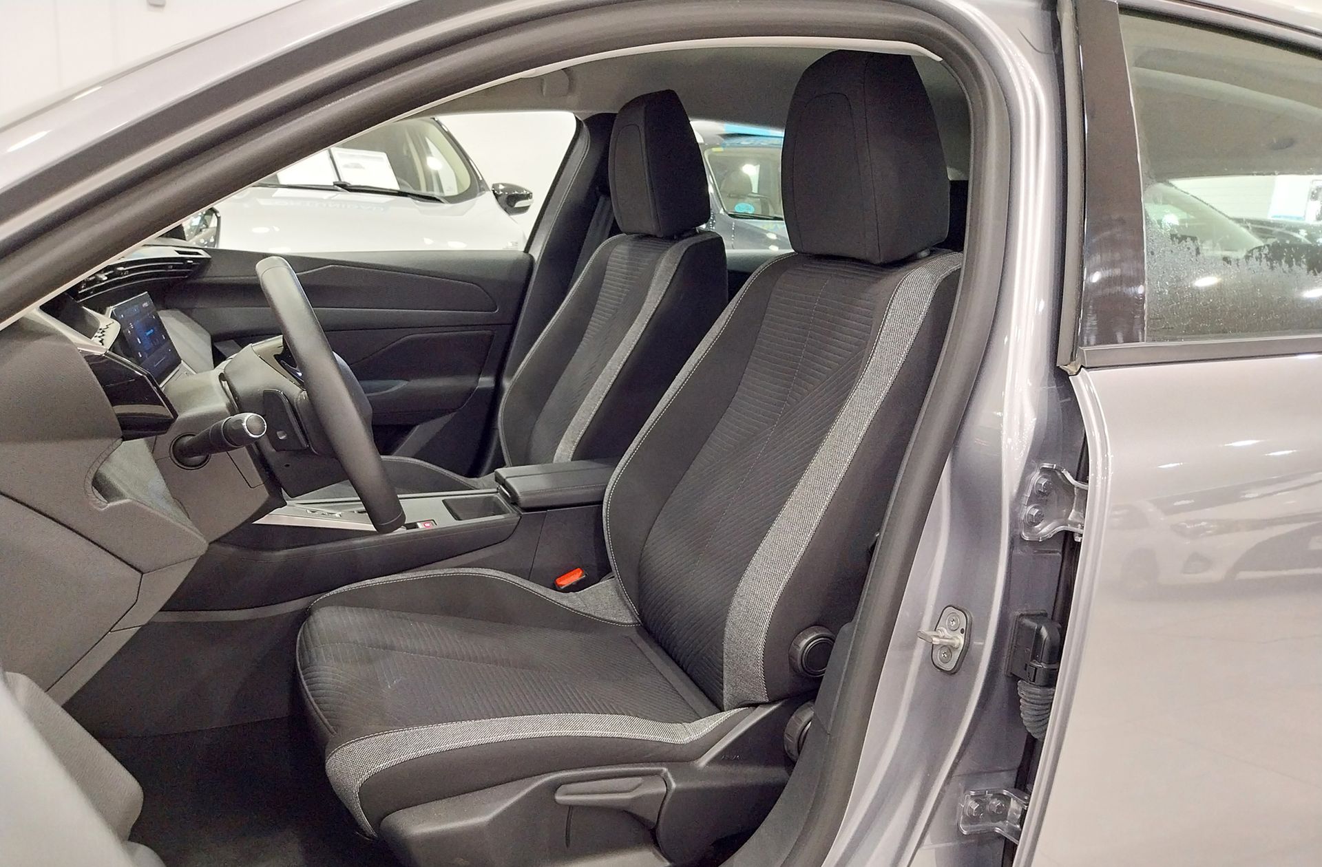 Peugeot 308 PureTech 130 Active EAT8 - foto 10