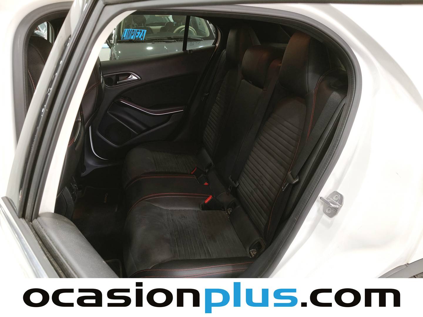 Foto asientos traseros Mercedes GLA Mercedes GLA 200 d (136 CV) Pack AMG