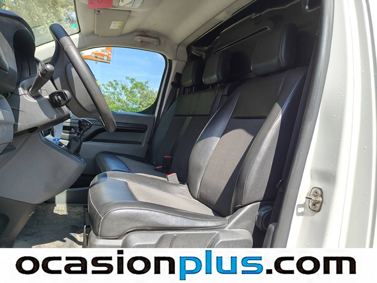 Foto asientos delanteros Peugeot Expert Peugeot Expert Furgon BlueHDi 120 S&S Pro Standard (120 CV)