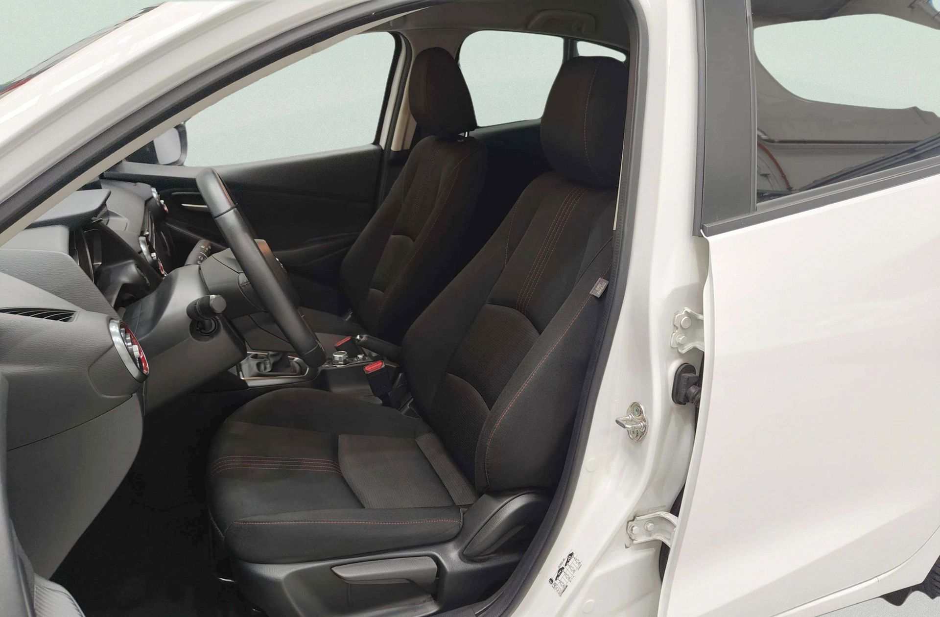 Mazda Mazda2 1.5 G e-Skyactiv Homura Aka - foto 12
