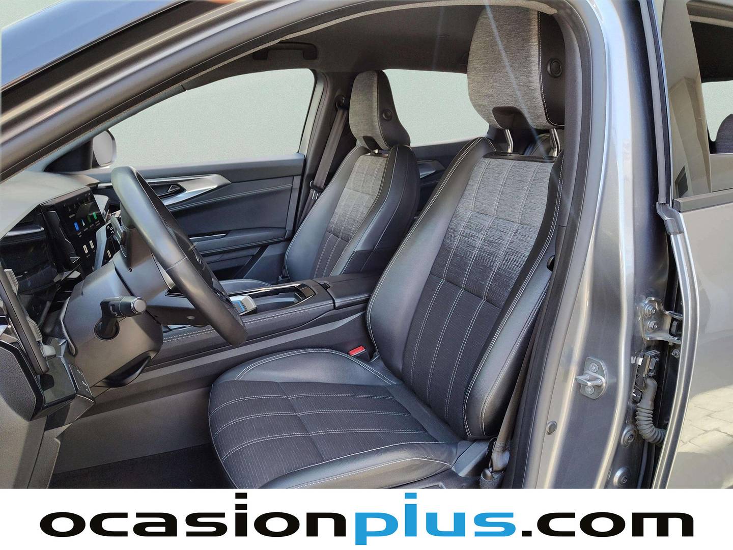 Foto asientos delanteros Renault Austral Renault Austral Techno E-Tech Full Hybrid (200 CV)