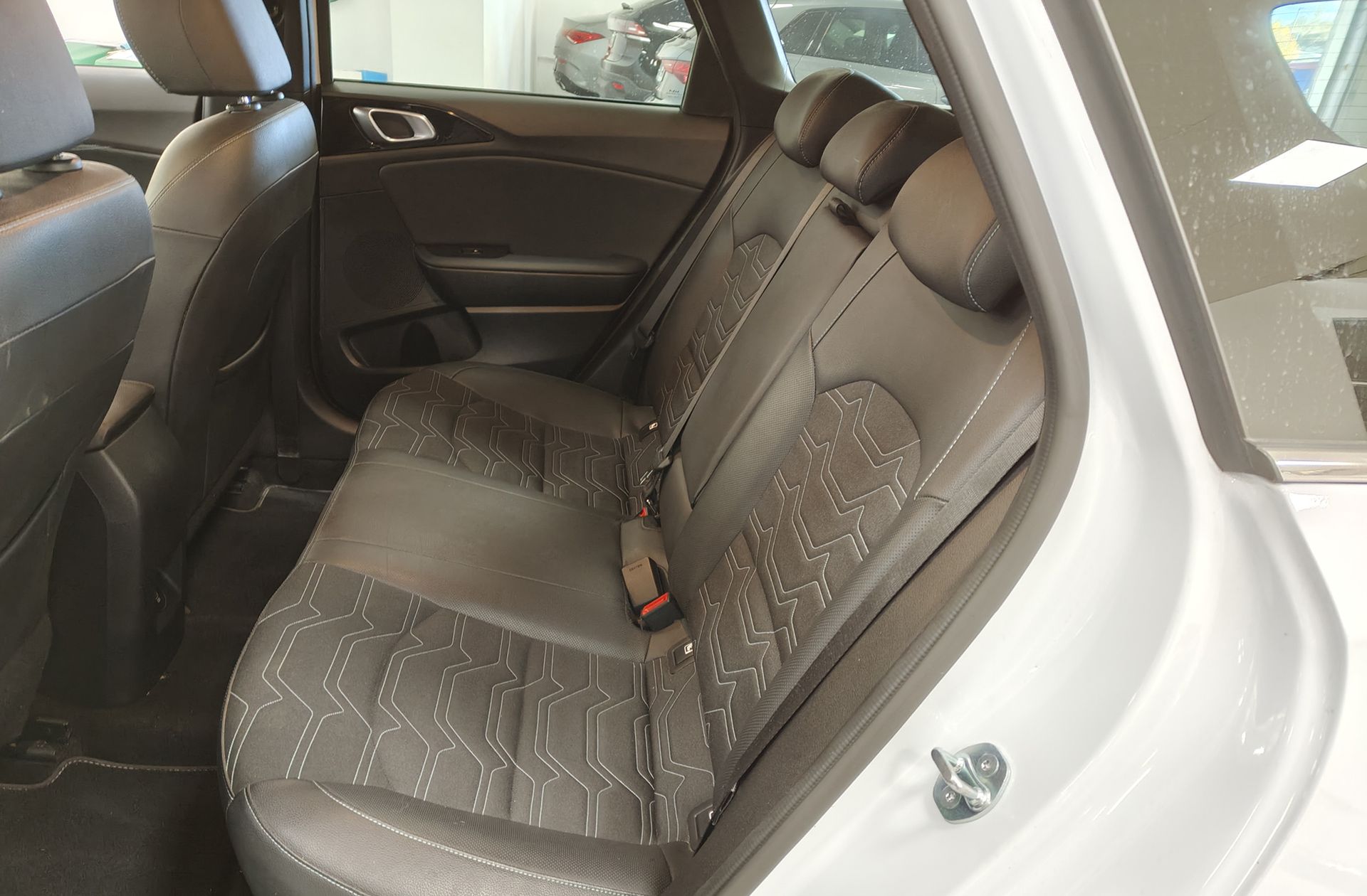 Kia Ceed 1.0 MHEV Style Edition DCT - foto 12