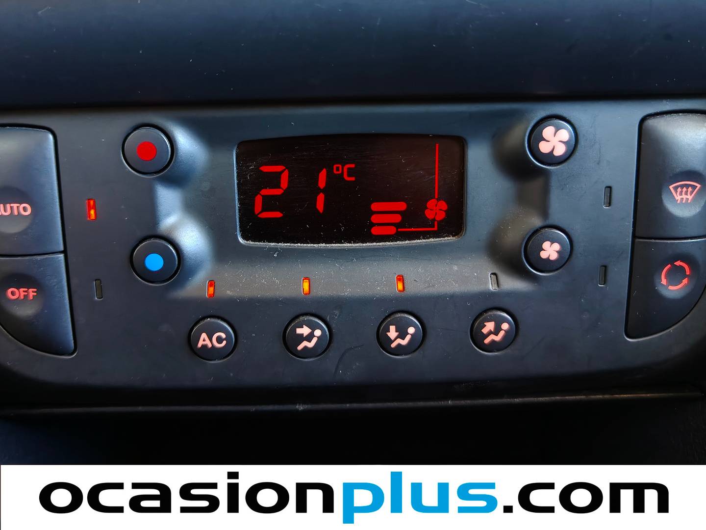 Extras y acabados del Renault Clio Renault Clio Expression 1.2 16v (75 CV)