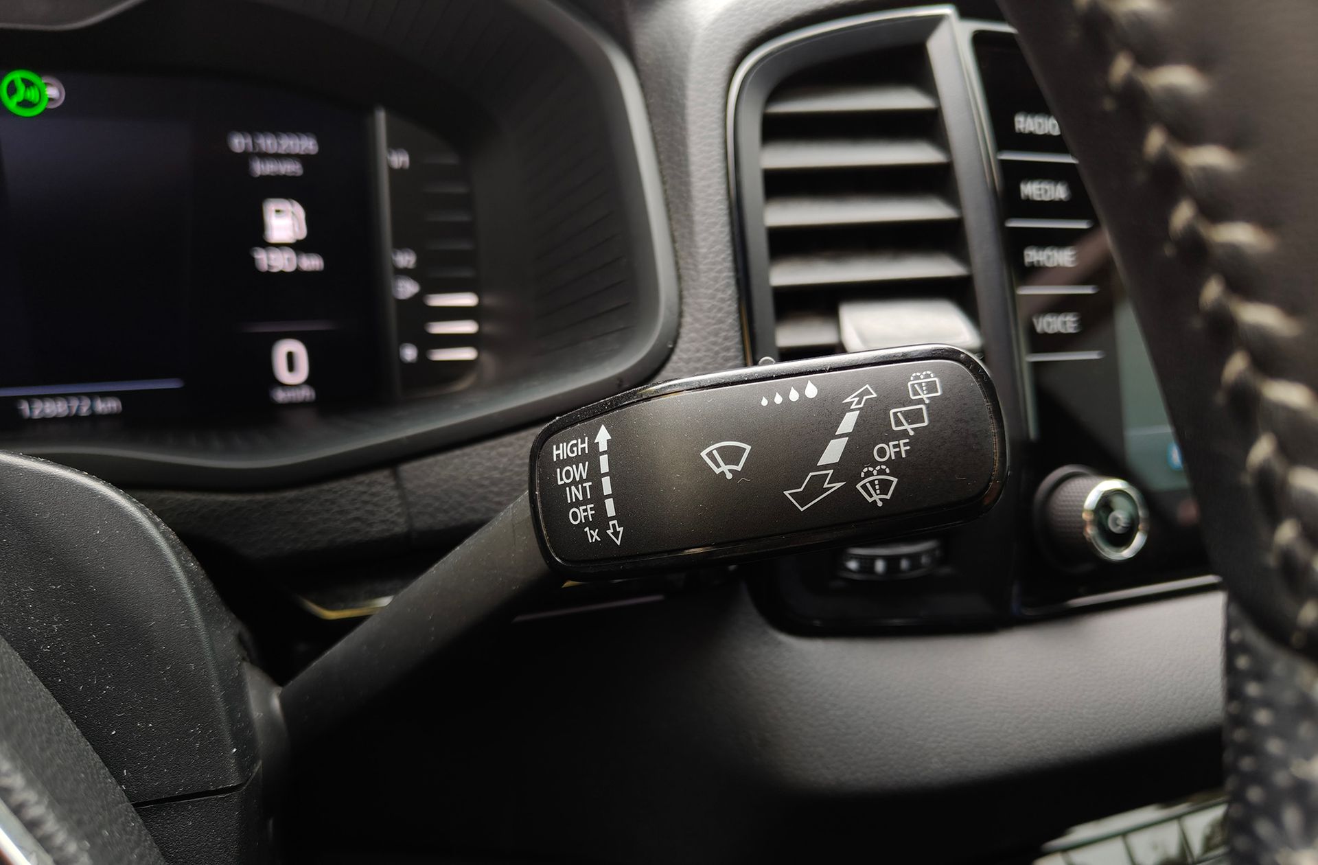 Škoda Karoq 1.5 TSI ACT Sportline - foto 29
