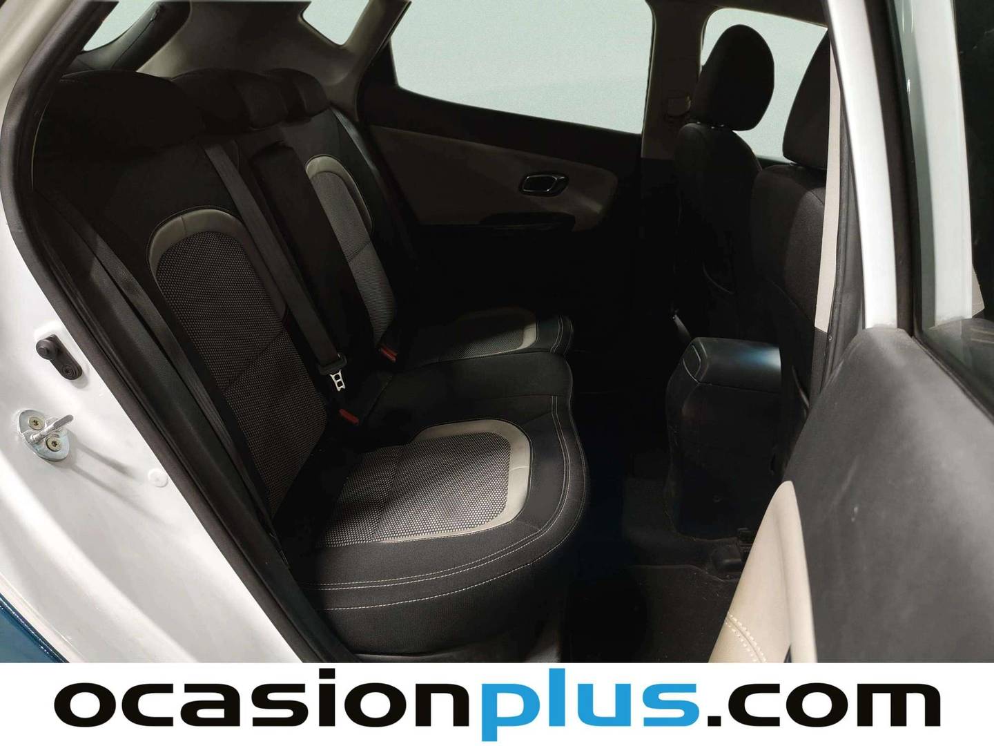 Foto asientos traseros KIA Ceed KIA Ceed 1.6 CRDi VGT Drive (128 CV)
