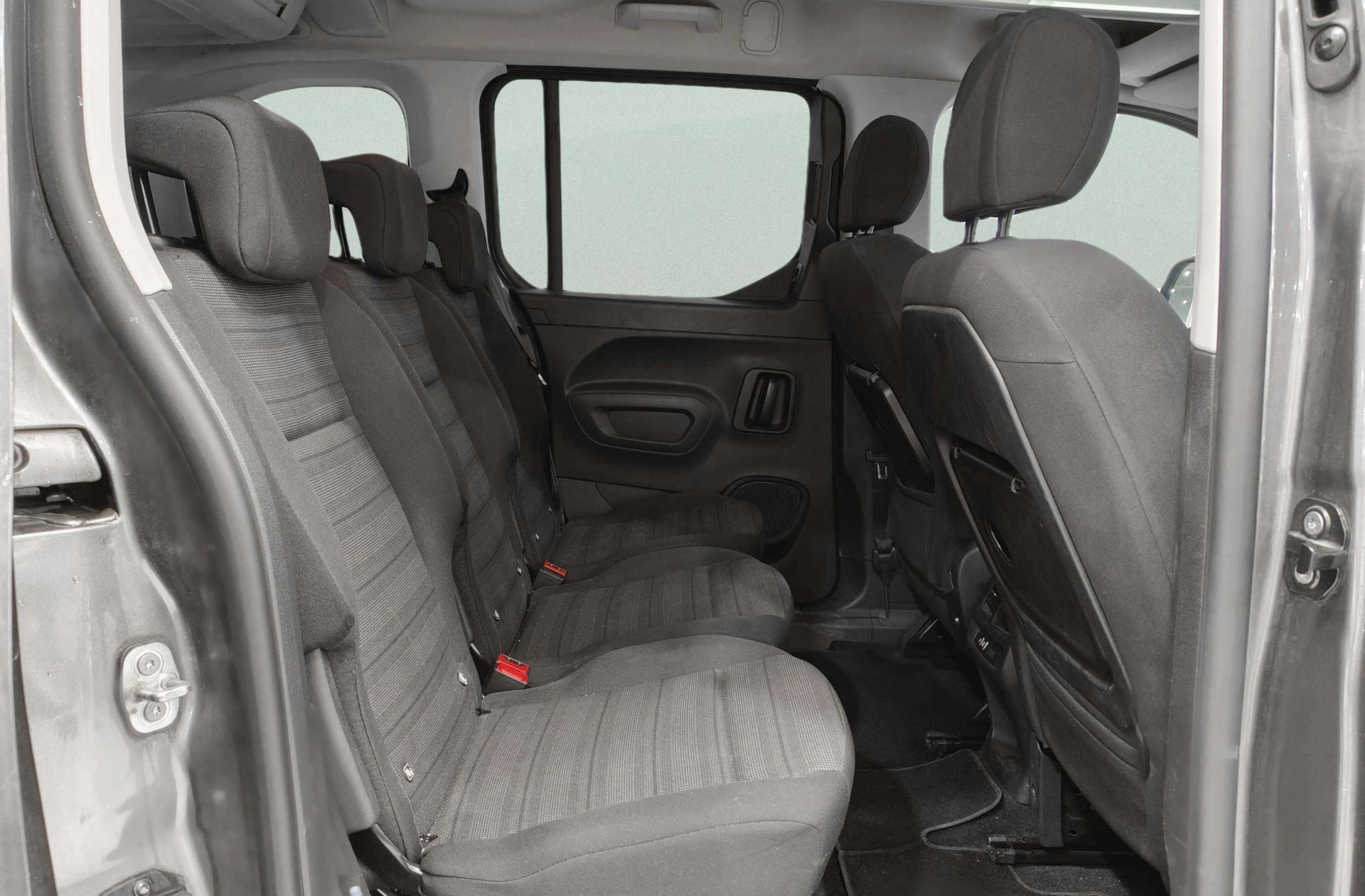 Opel Combo 1.5 TD Elegance Plus L - foto 17