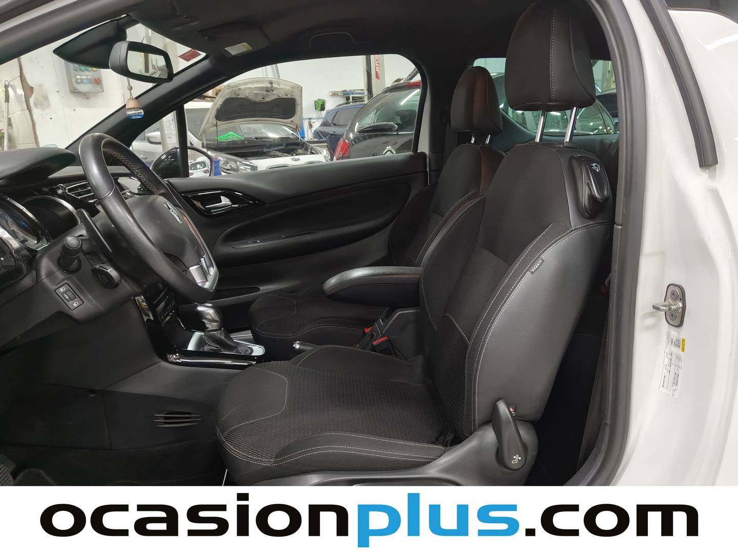 Foto asientos delanteros DS DS 3 DS DS3 1.2 PureTech EAT6 So Chic (110 CV)