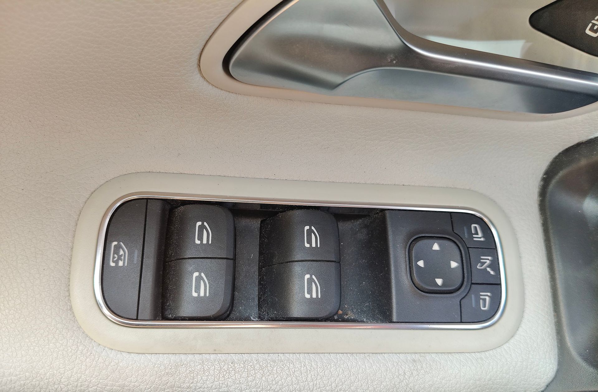 Mercedes-Benz Clase A 180 Pack AMG - foto 37