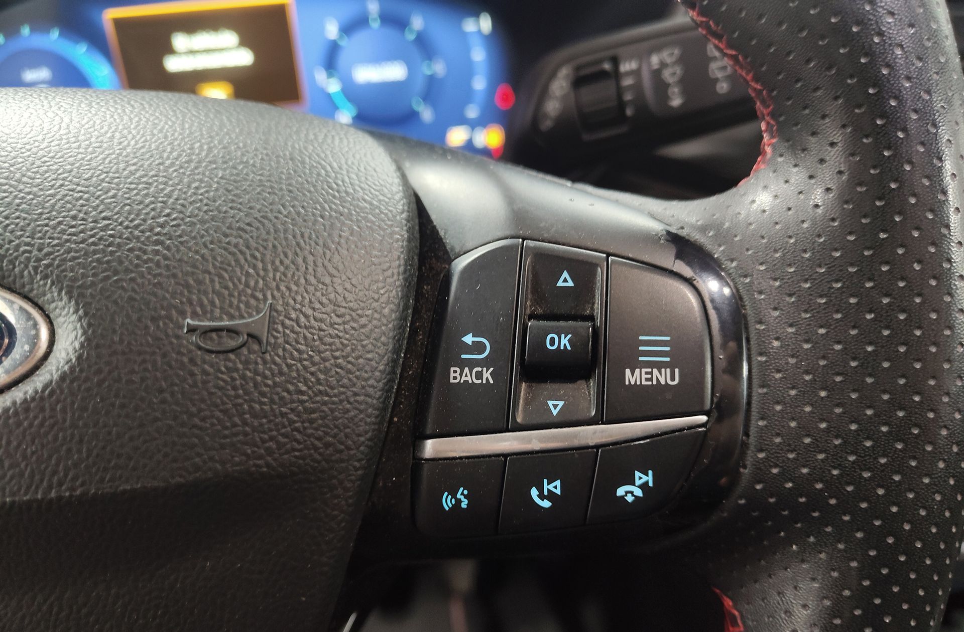 Ford Kuga 1.5 EcoBlue ST-Line - foto 28