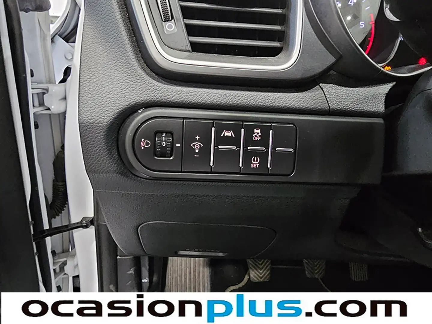 Foto KIA Ceed Kia Ceed 1.6 MHEV iMT Drive (136 CV)