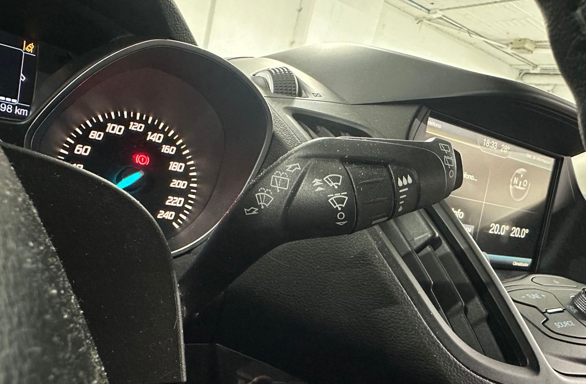 Ford Kuga 1.5 EcoBoost Titanium 4x4 - foto 25