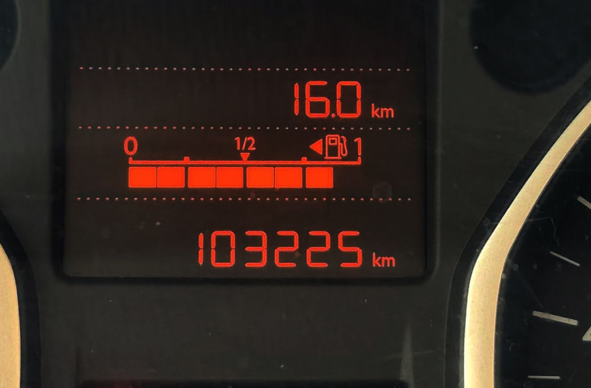 Citroën C-Elysée BlueHDi 100 Seduction - foto 7