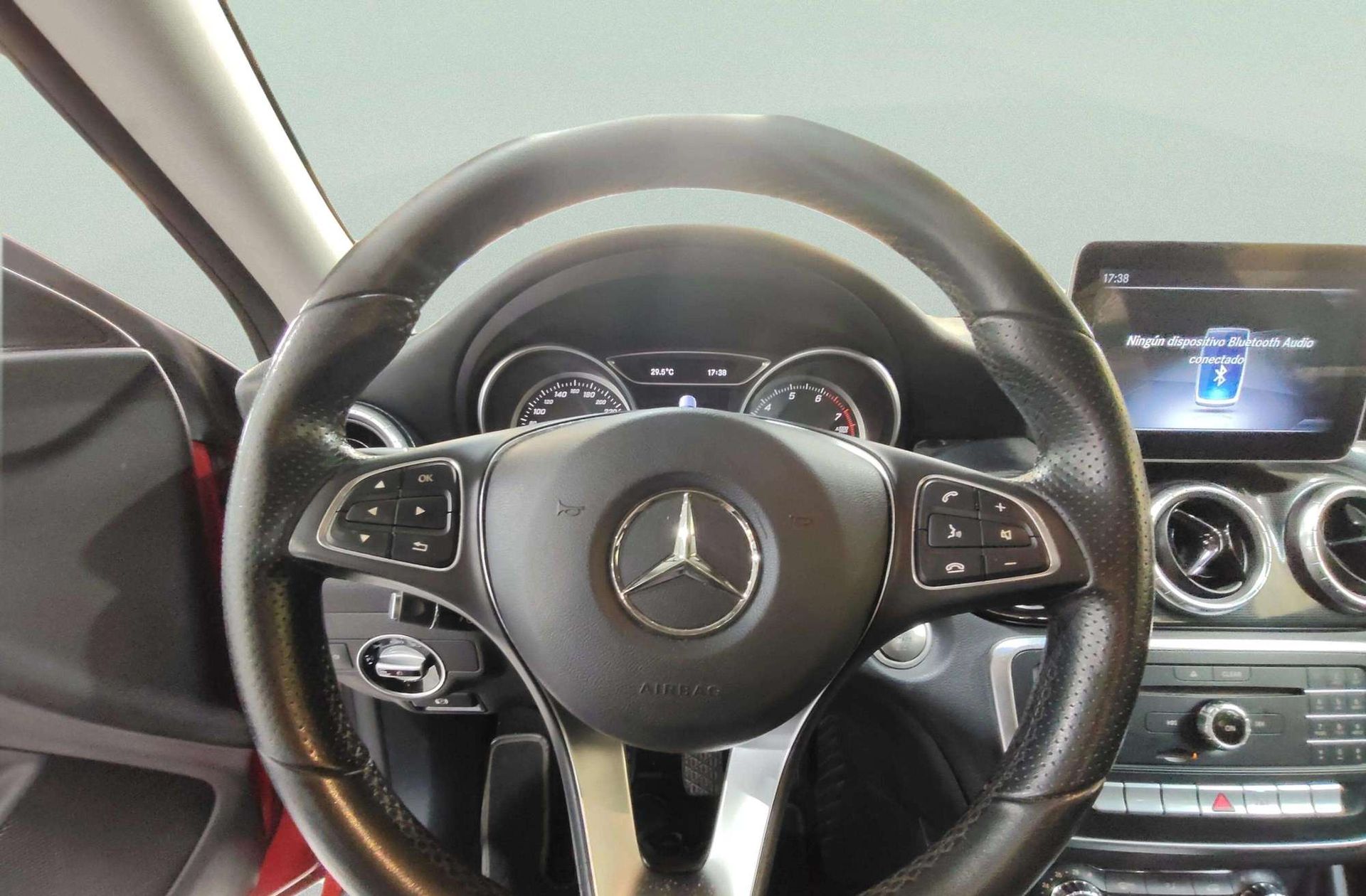 Mercedes-Benz CLA 200 - foto 18