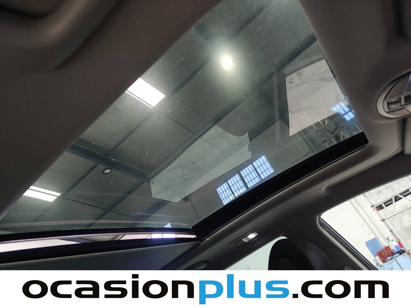 Extras y acabados del Hyundai Tucson Hyundai Tucson 1.7 CRDI BD Tecno Sky Safe DT 4x2 (141 CV)