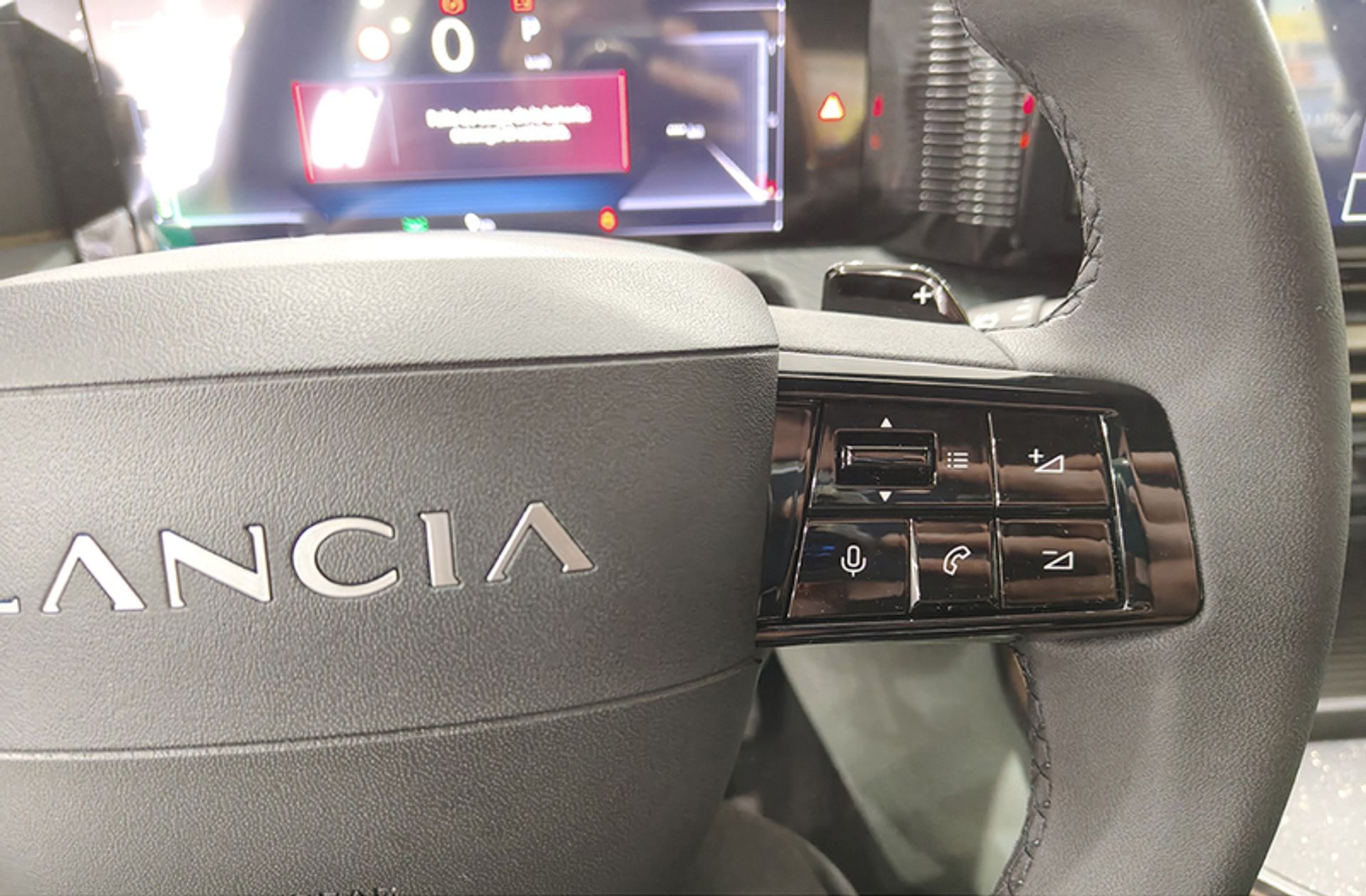 Lancia Ypsilon Hybrid - foto 24