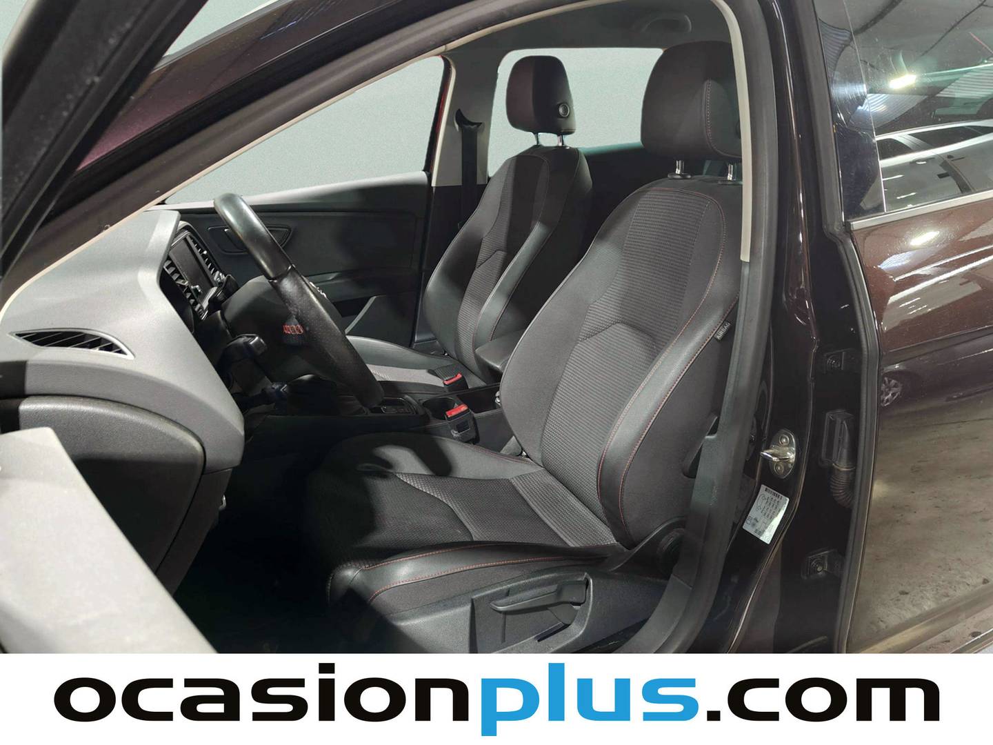 Foto asientos delanteros Seat León SEAT León ST 1.5 EcoTSI S&S FR Edition DSG  (150 CV)