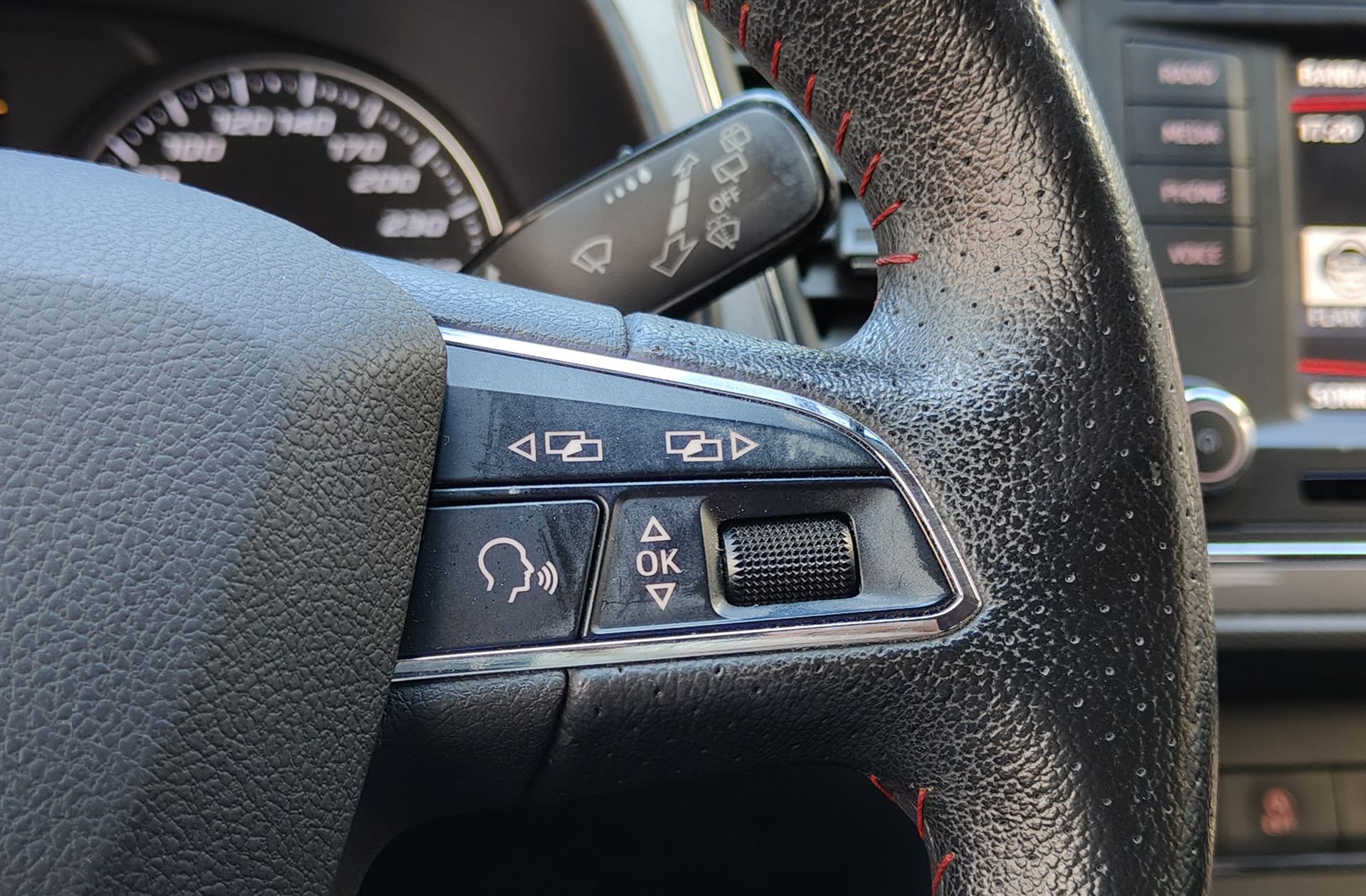SEAT León ST 2.0 TDI FR - foto 31