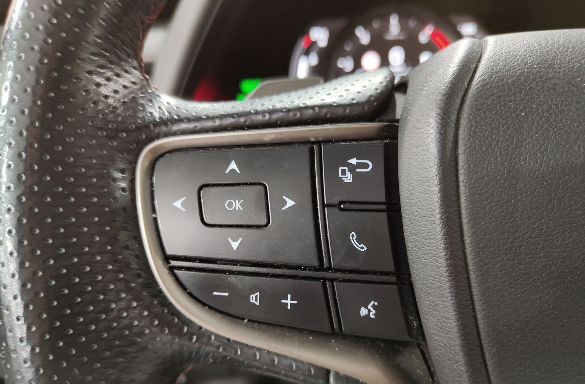 Lexus UX 250h F Sport - foto 36