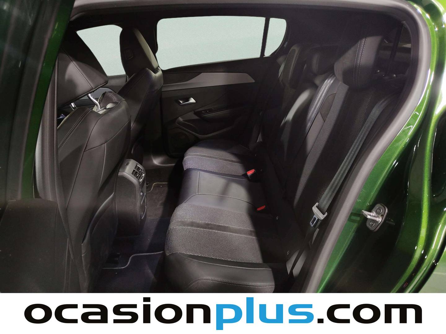 Foto asientos traseros Peugeot 308 Peugeot 308 GT Hybrid e-DCS6 (136 CV)