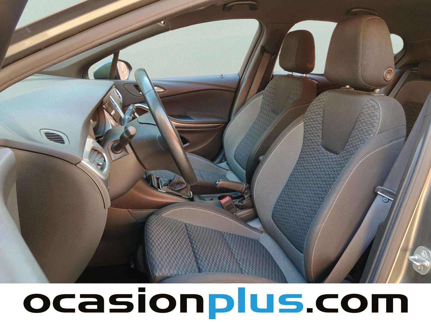 Foto asientos delanteros Opel Astra Opel Astra 1.5 D DVH GS Line (122 CV)