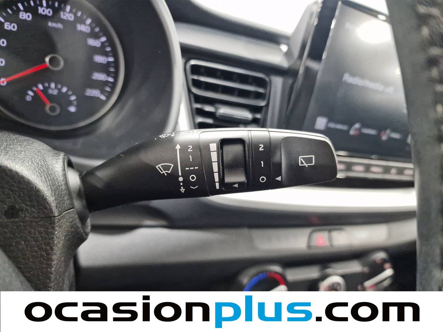 Foto KIA Stonic Kia Stonic 1.0 T-GDi MHEV Concept (100 CV)