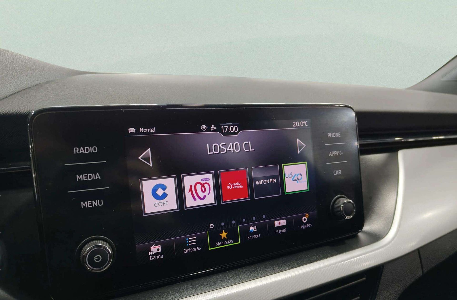Škoda Kamiq 1.0 TSI Sport - foto 32