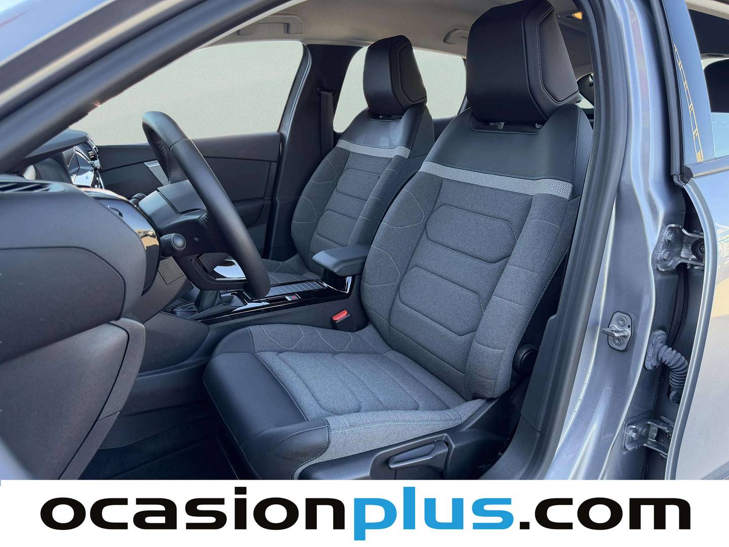 Foto Citroën C4 Citroën C4 PureTech 130 S&S 6v Plus 96 kW (131 CV)