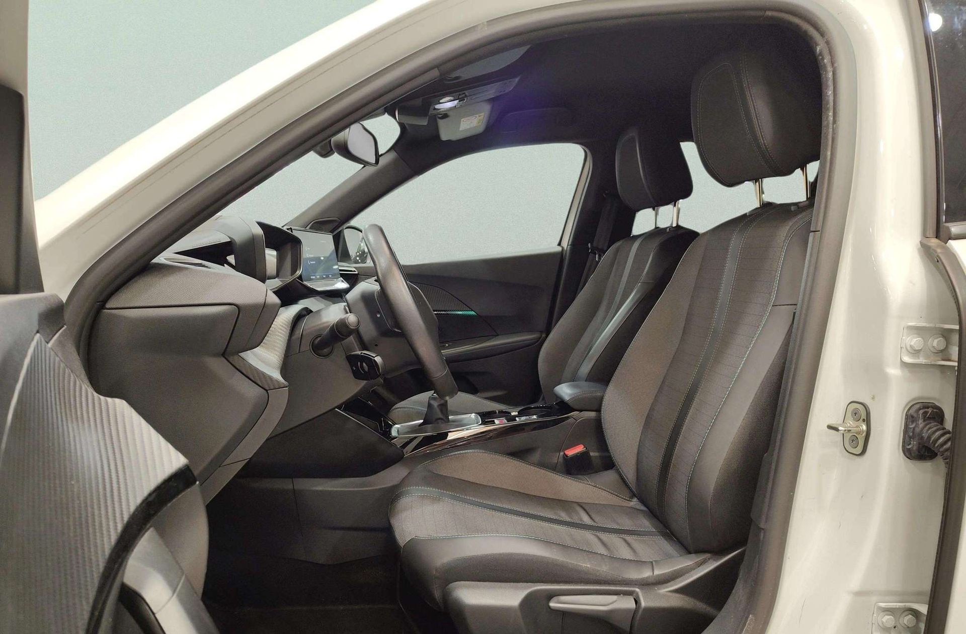 Peugeot 2008 PureTech 130 Allure Pack - foto 12