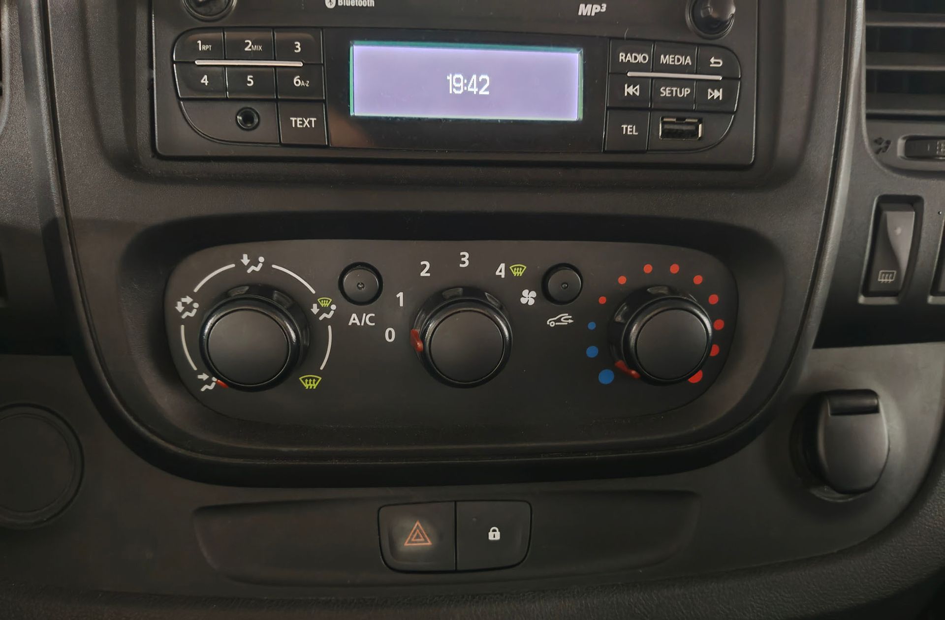 Opel Vivaro 1.6 CDTI Expression L2 H1 2.9t Camperizada 2 plazas - foto 27