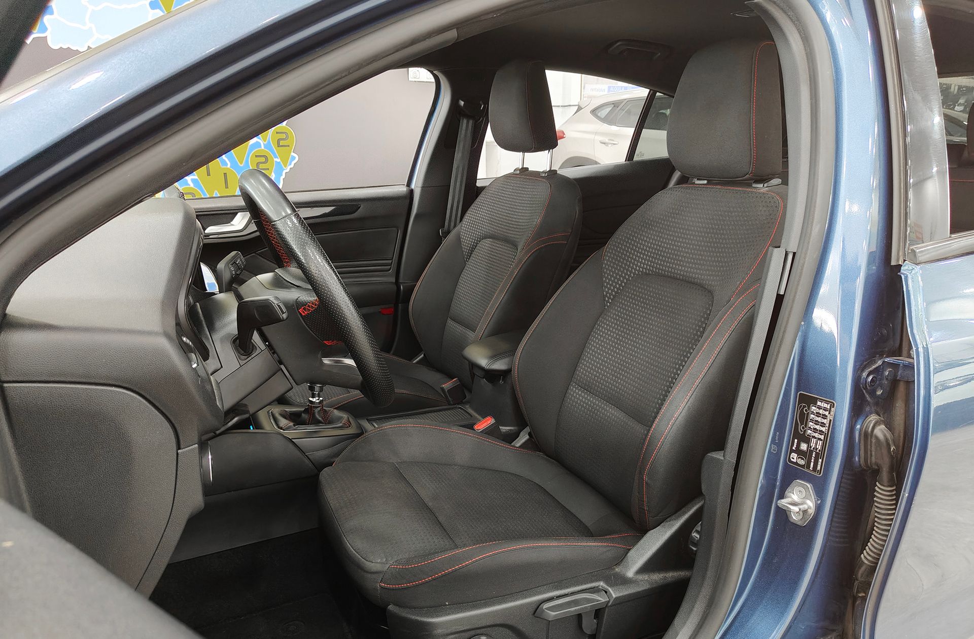 Ford Focus 1.0 EcoBoost MHEV ST-Line - foto 14