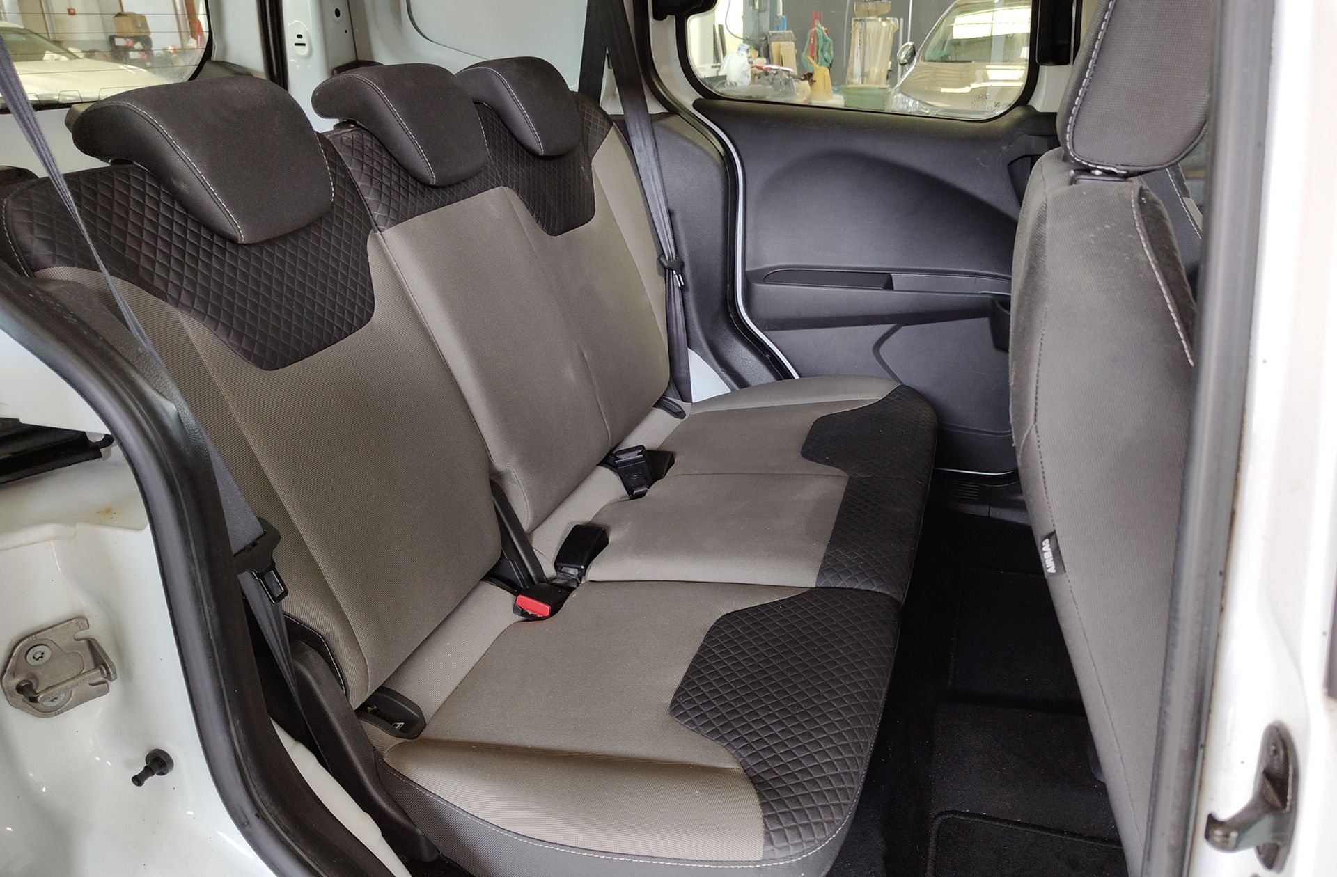 Ford Transit Kombi 1.0 EcoBoost Trend - foto 13