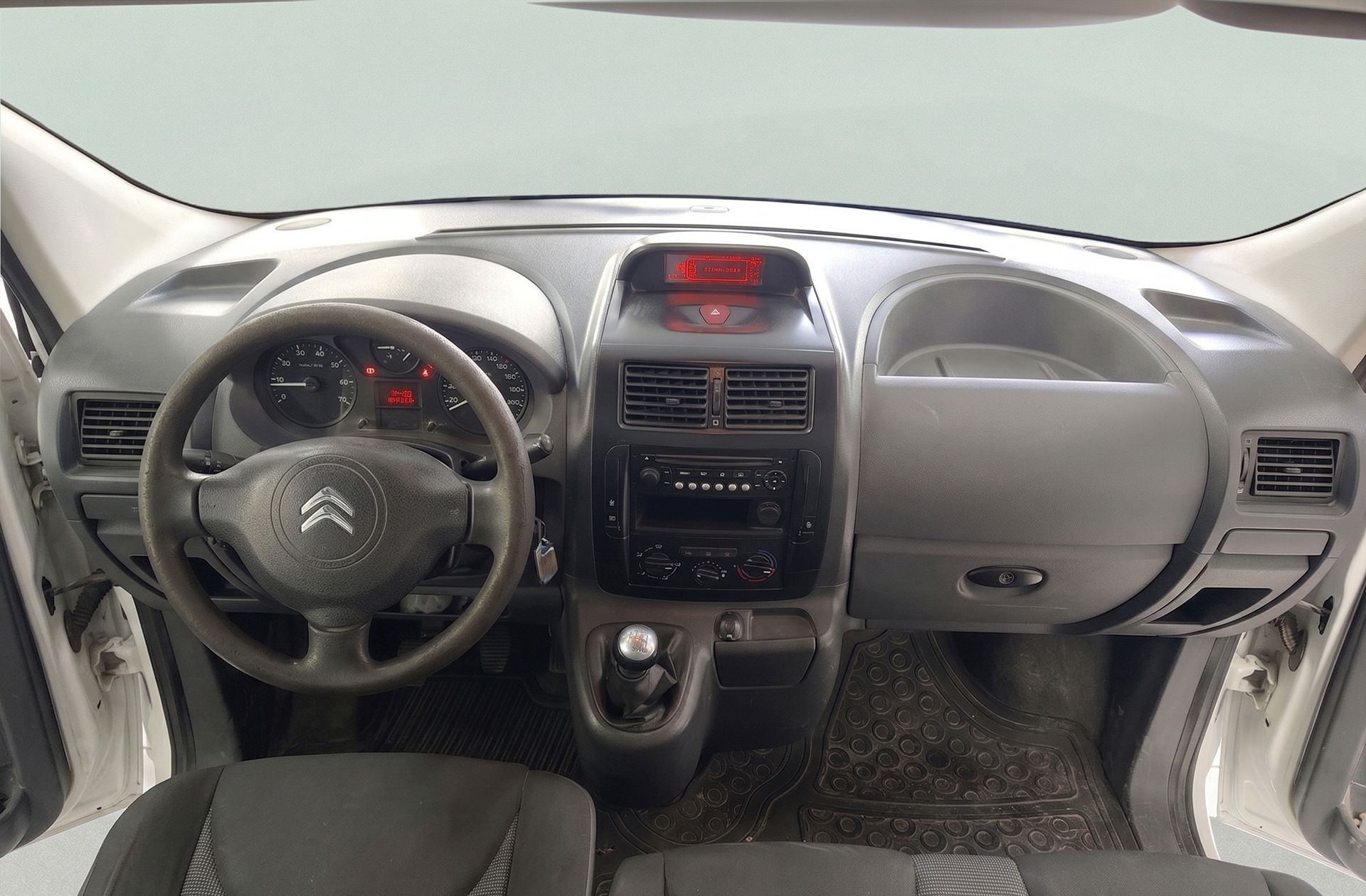 Citroën Jumpy Furgon HDi 125 27 L1H1 - foto 6