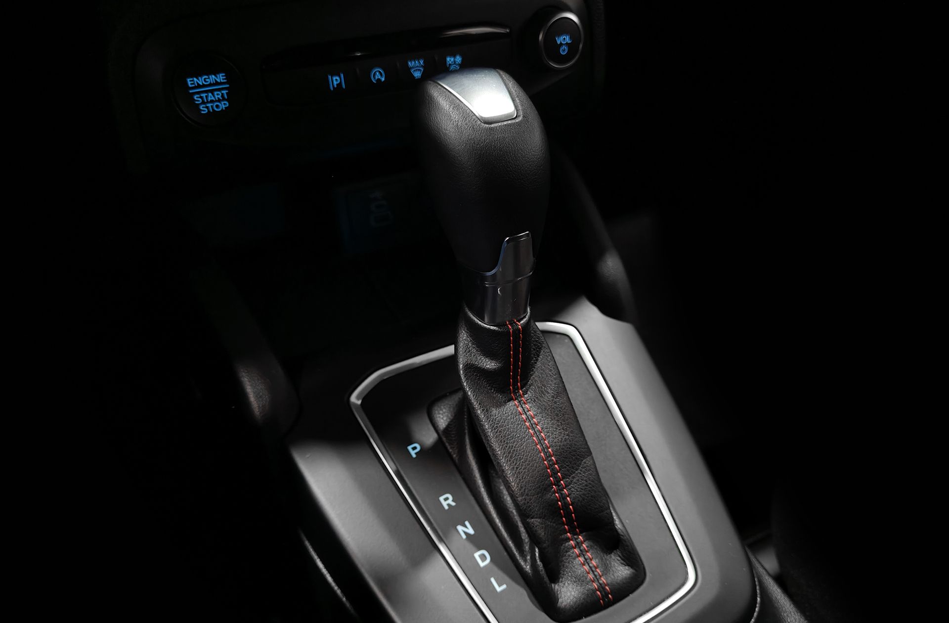 Ford Focus 1.0 EcoBoost MHEV ST-Line - foto 6