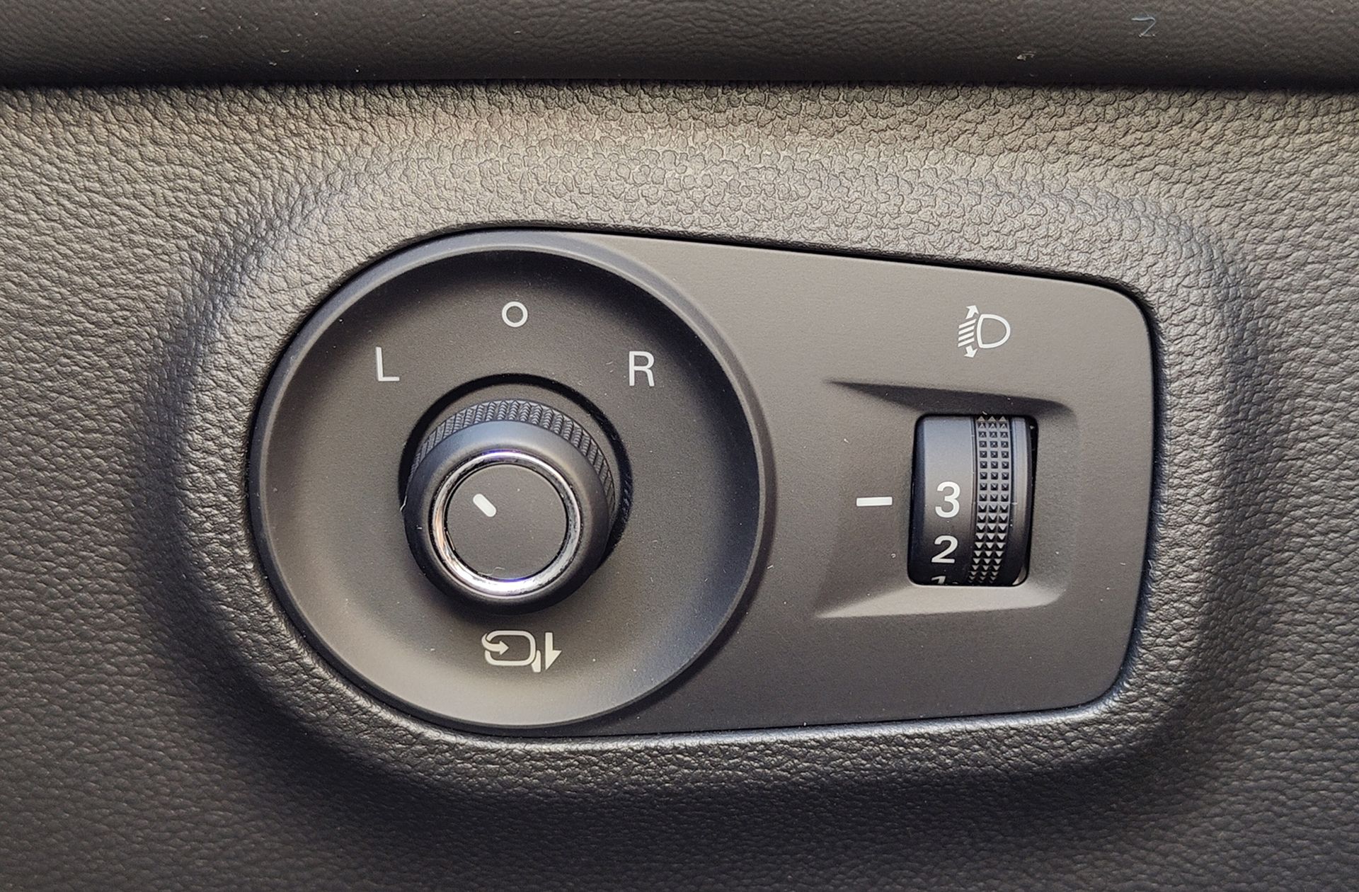 MG ZS 1.0T Luxury - foto 32