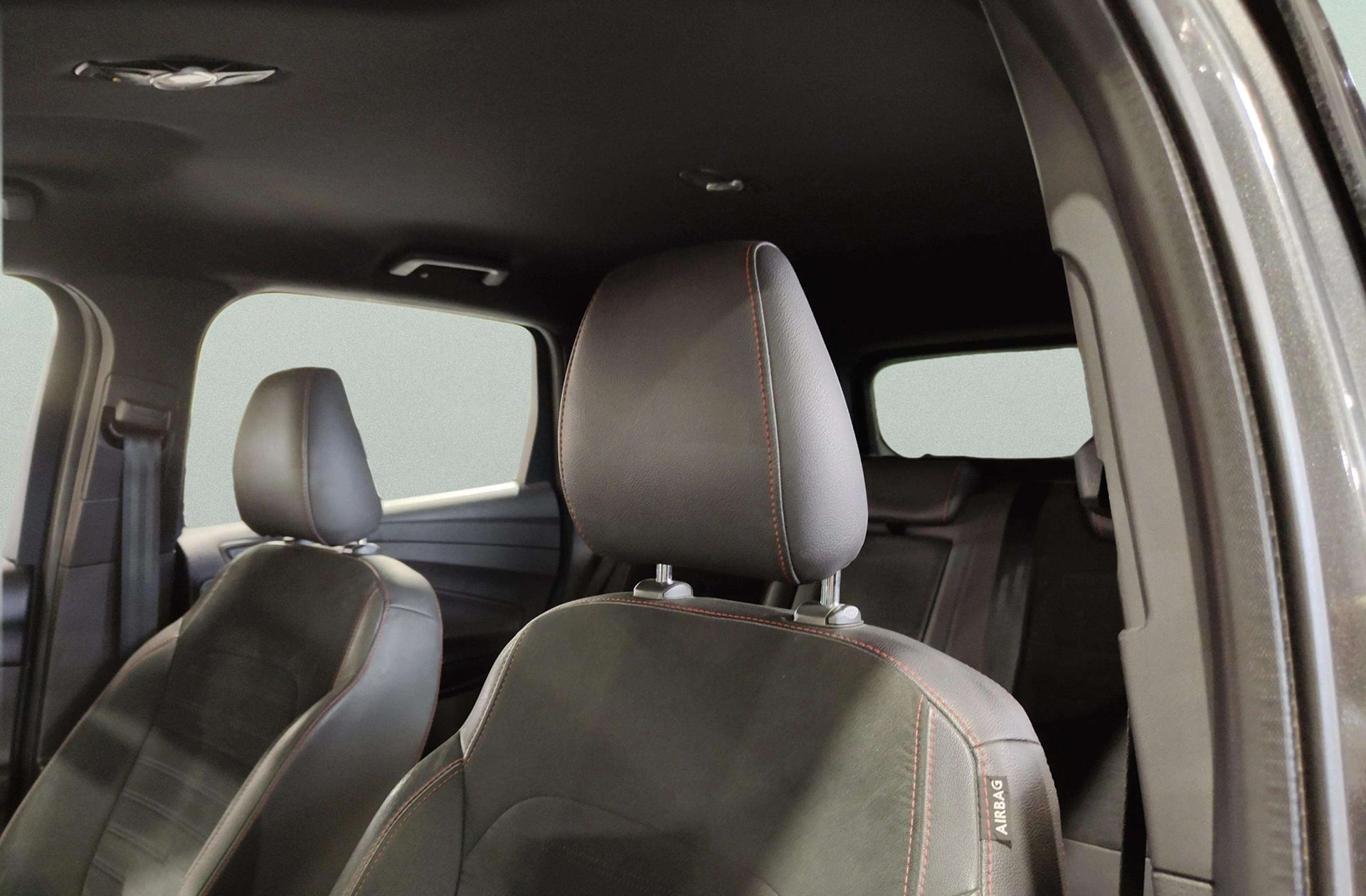 Ford Kuga 2.0 TDCi ST-LIne Limited Edition 4x2 - foto 8