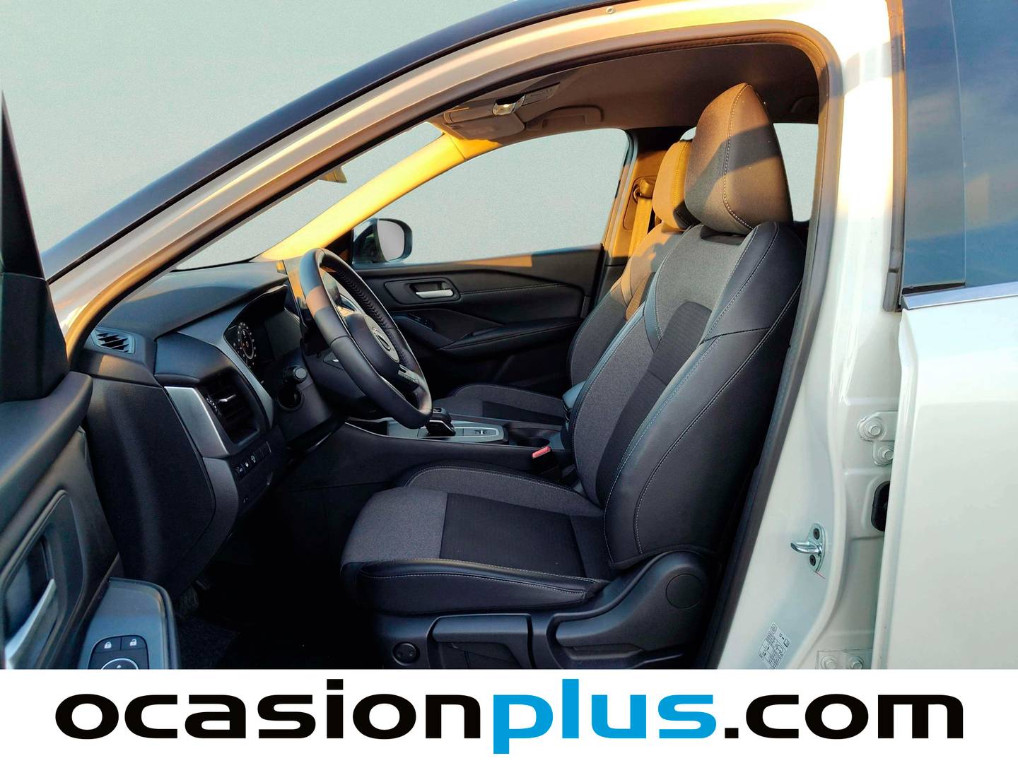 Foto asientos delanteros Nissan QASHQAI Nissan Qashqai DIG-T 158 mHEV N-Connecta CVT (158 CV)