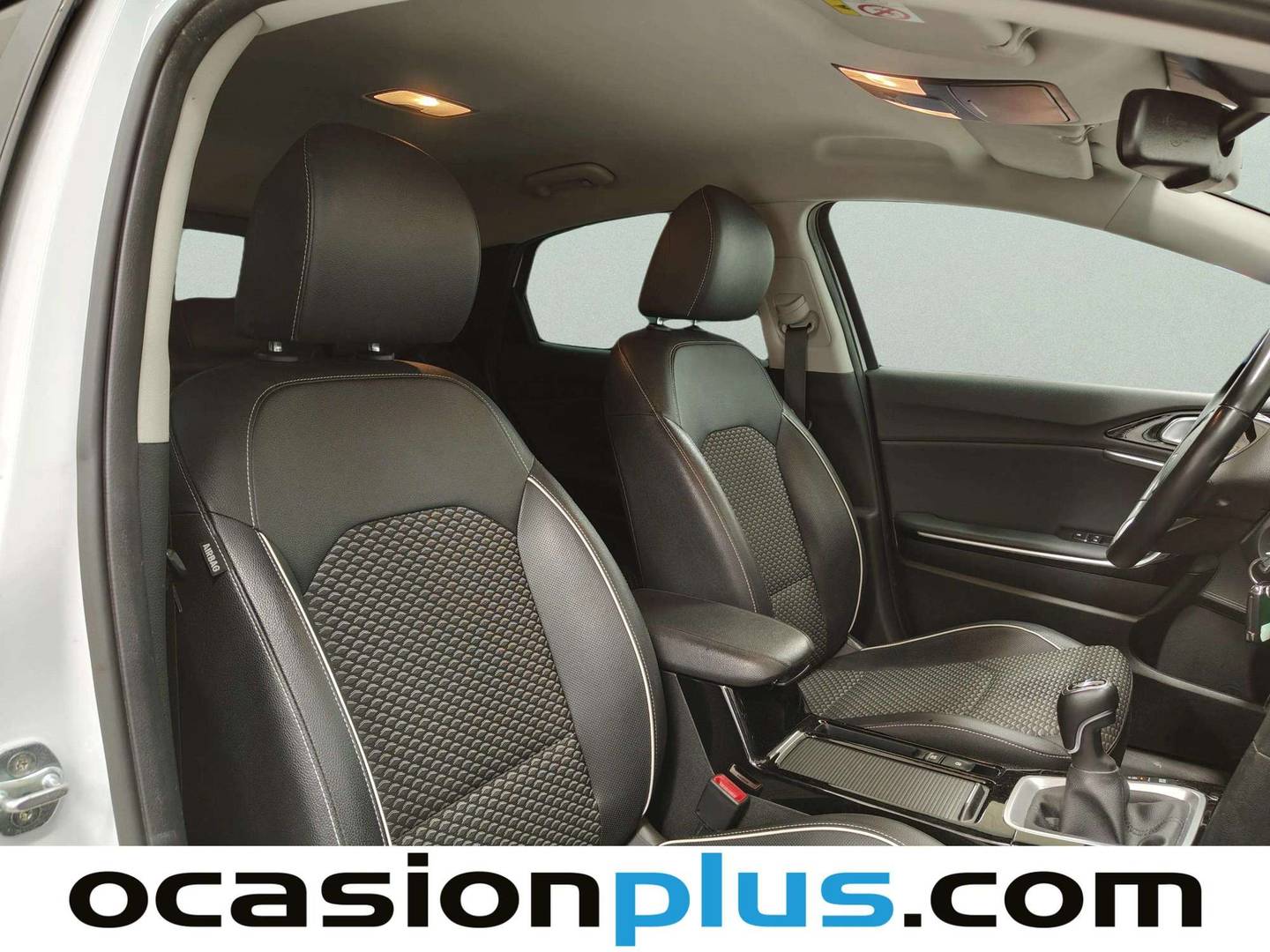 Extras y acabados del KIA XCeed KIA XCeed 1.5 MHEV iMT Tech (160 CV)